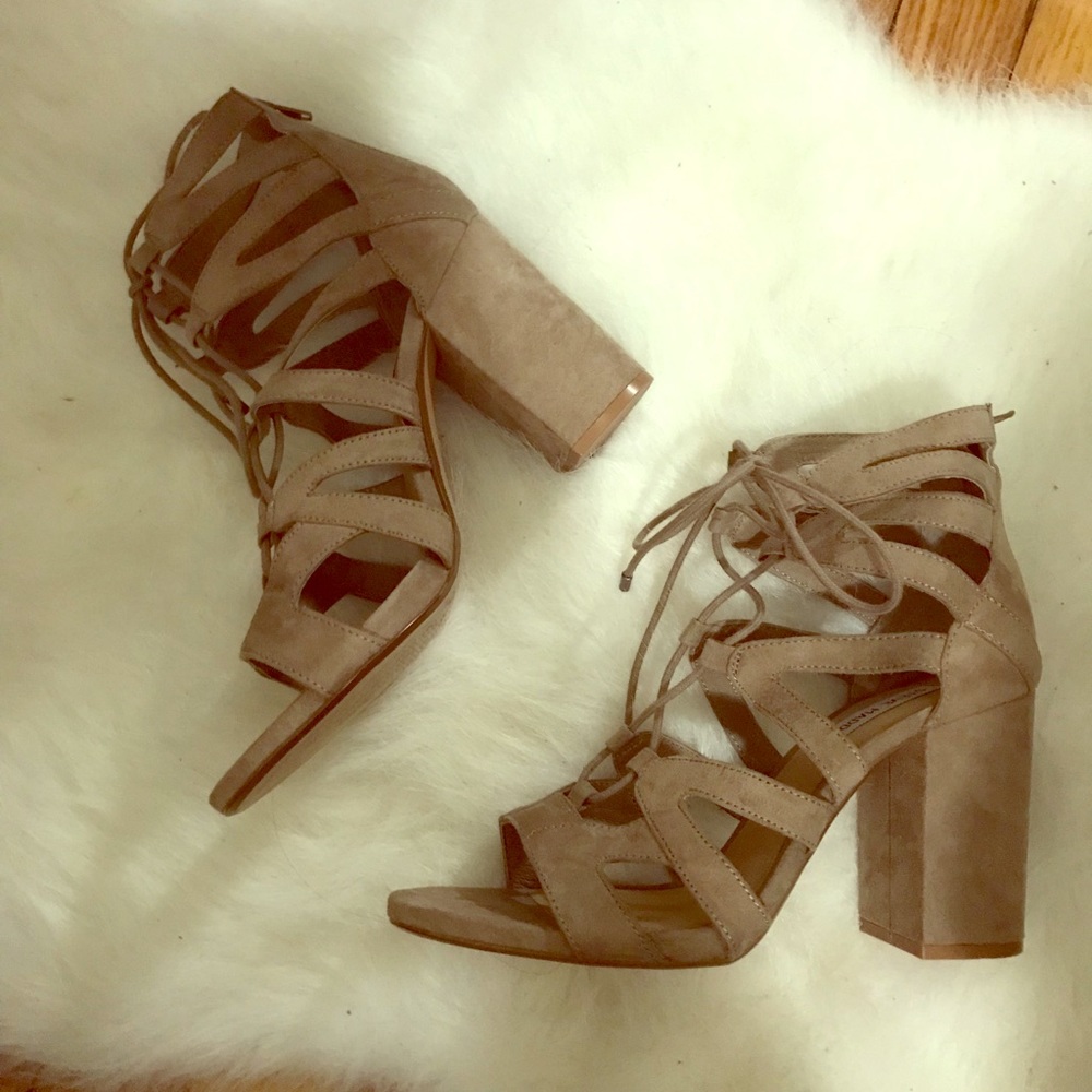 Suede Taupe Steve Madden block heels. Size 9.